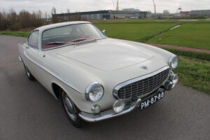 Volvo P1800