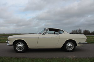 Volvo P1800