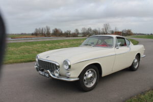 Volvo P1800